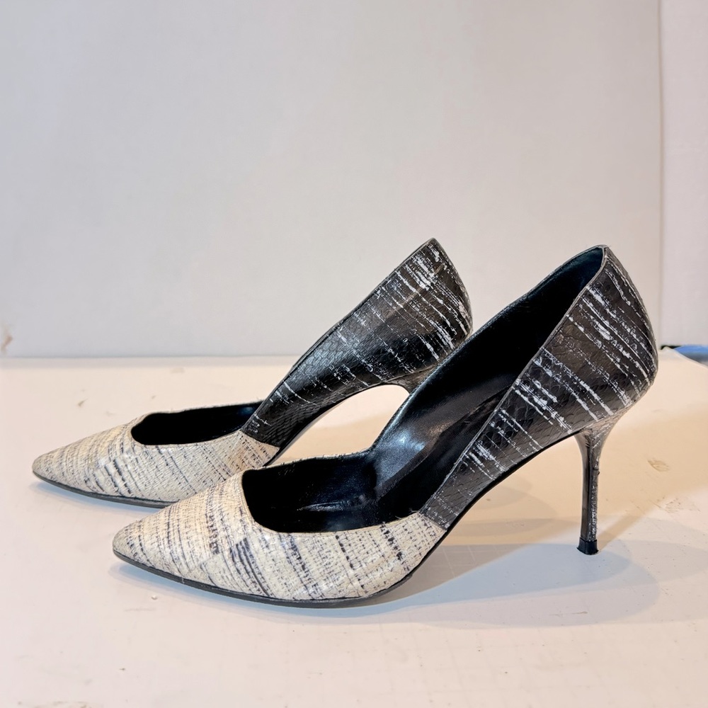 PIERRE HARDY Black and White Designer Heels Stiletto Print Shoes Pumps Size 40